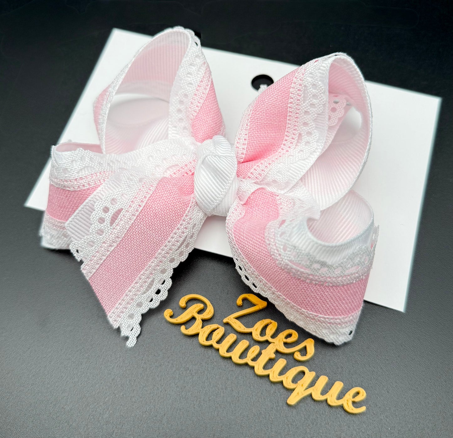 4in Baby Pink Scallop ( on clip )