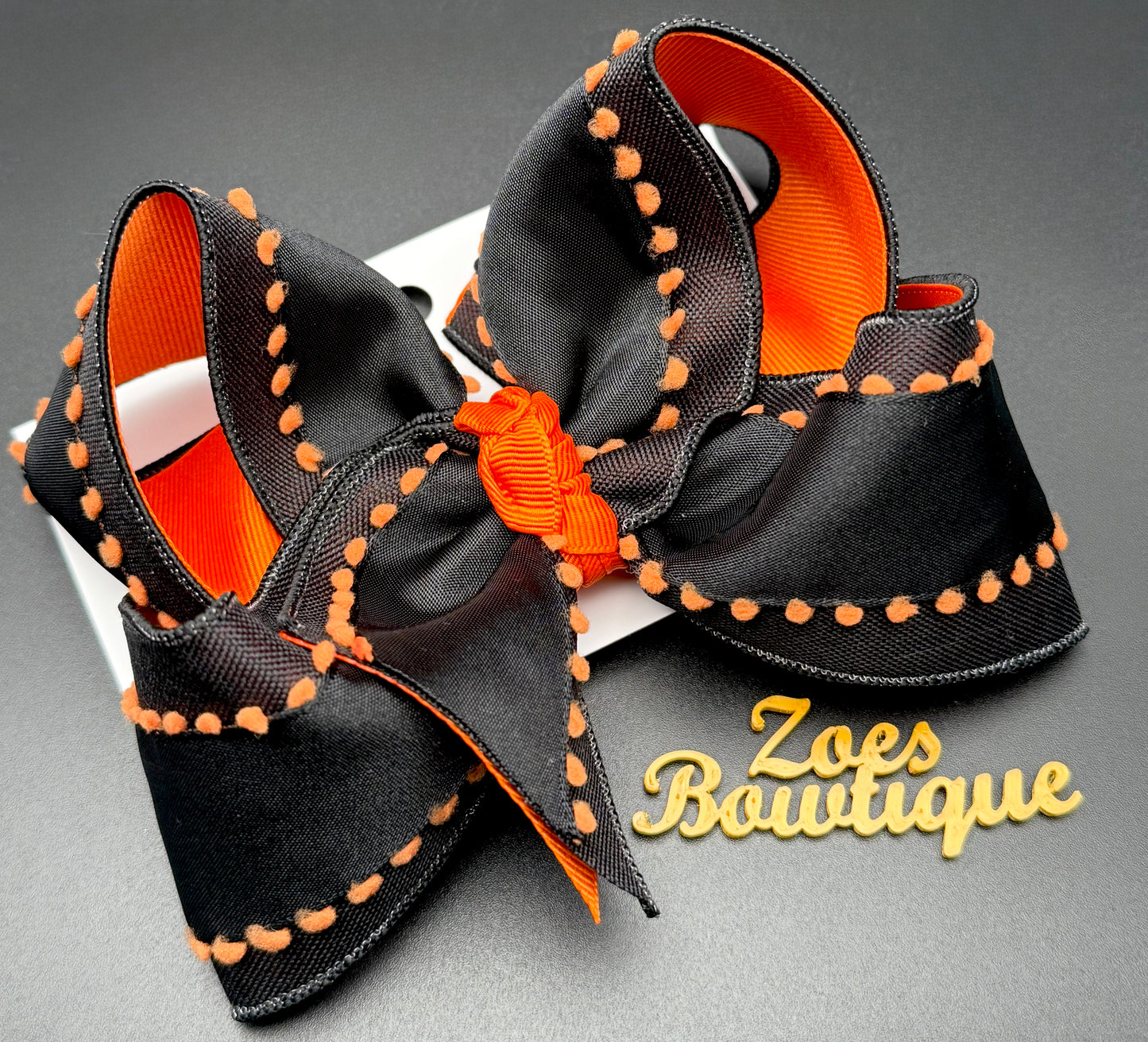 Spooky Pom (BLACK)